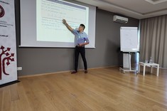 Dr Szymon Dudek podczas wystąpienia