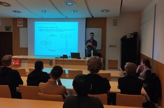 Dr Simon Reinwand podczas odczytu