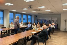 Prof. Jürgen Appell i pracownicy WMiFS podczas odczytu